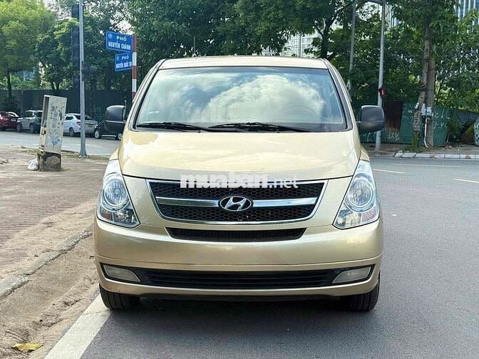 Bán gấp xe 9 chỗ Hyundai Starex 2010 máy zin