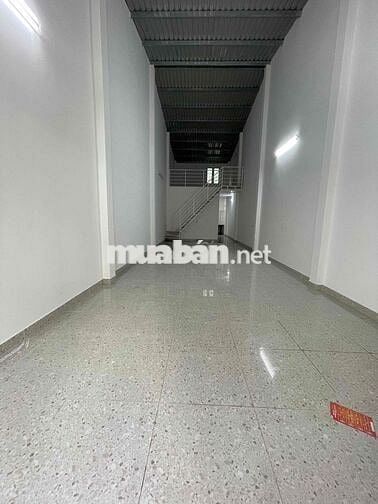 Cho thuê nhà mới ( 4m x 18m ) 1 phòng dưới và gác trệt trống suốt