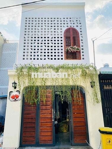 Nhà Mới Xây 100% DT 180m2 1Trệt 2Lầu 3Pn 3Wc Sân Thượng Hẻm Xe Tải