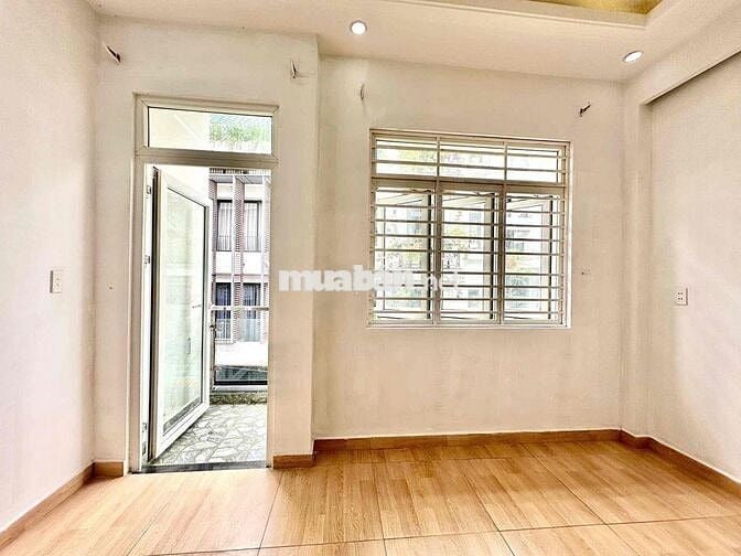 CHO THUÊ PHÒNG BANCOL GIÁ RẺ NGAY CÔNG VIÊN LÀNG HOA GÒ VÁP