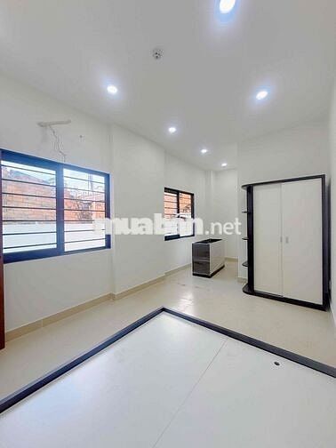 NHÀ MỚI XÂY FULL NỘI THẤT MỚI 100% NGAY VÒNG XOAY LÊ ĐẠI HÀNH