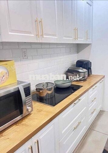 tặng toàn bộ nội thất cao cấp.