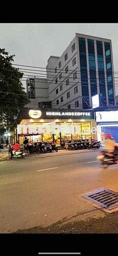 LÔ GÓC 2 MẶT TIỀN ĐƯỜNG NGUYỄN XÍ 115M2 ĐANG CHO HIGHLANDS COFFEE THUÊ