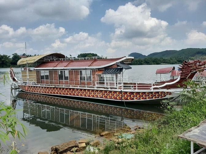 Cần bán Thuyền Rồng nhôm hàn mới 12 người có phòng ngủ, nhà vệ sinh