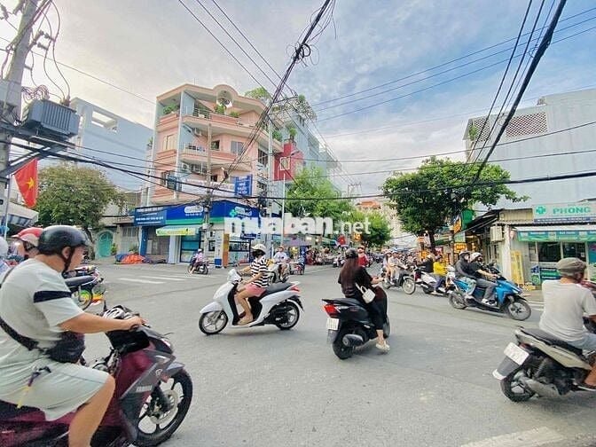 CHO THUÊ MBKD 4X10M VỊ TRÍ MẶT TIỀN TUYẾN NGAY NGÃ 4 QUẬN 7