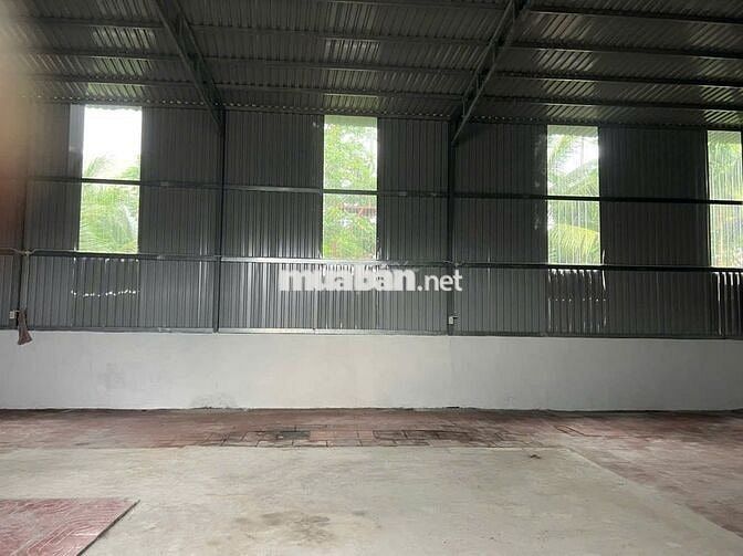 Cho thuê kho 200m2 mặt tiền đường Cách mạng tháng 8, Tp Thuận An