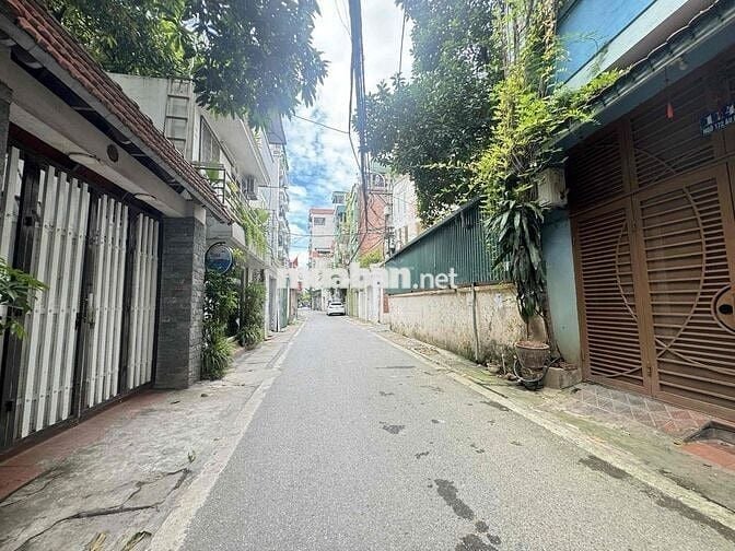 cho thuê nhà 4 tầng - diện tích 100m- có gara ô tô- gồm 3 phòng ngủ