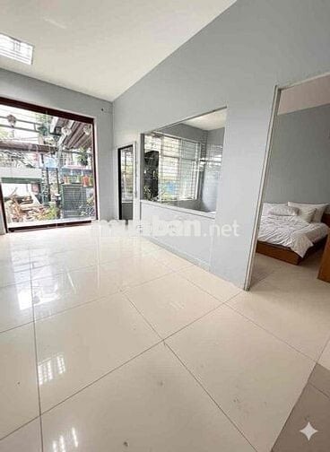 1 PHÒNG NGỦ DIỆN TÍCH 60M2 CỬA SỔ THOÁNG Ở NGUYỄN VĂN MẠI KHU SÂN BAY