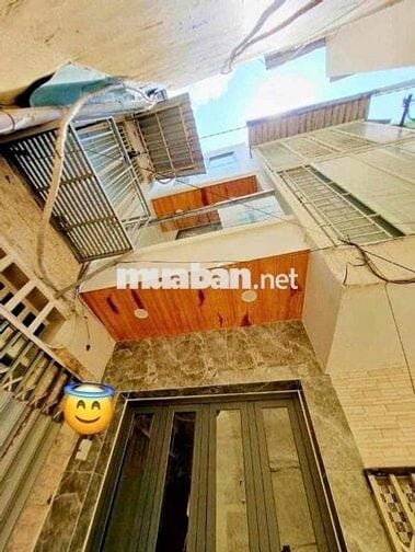 BÁN NHÀ 3 TẤM Đúc  KDCHH - NẰM TRỤC ĐƯỜNG SỐ - P04 Q4