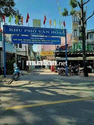 Cần cho thuê nhà nguyên căn Q4