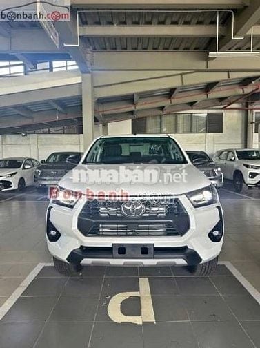 Toyota Hilux 2.4L 4x2 AT 2025