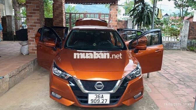 Nissan Almera Turbo 2023 màu cam số tự động