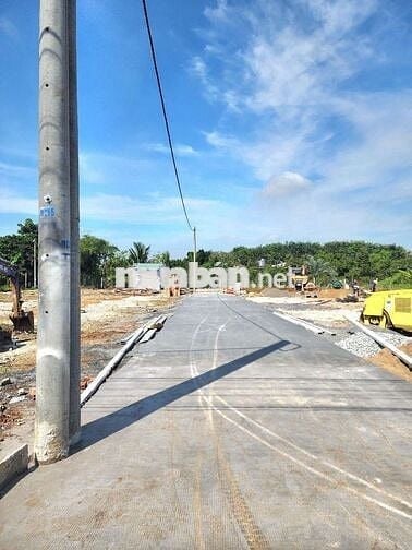 Cần bán đất sổ riêng ngay chợ bến cá .cầu tân triều