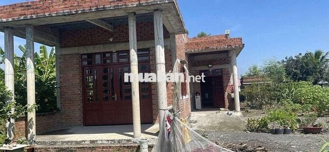 Nhà mặt tiền hẽm 1000m .3 phòng ngủ xã tân lân