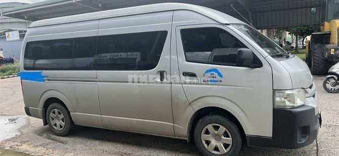 Cần bán xe Toyota Hiace 2016 16 chỗ, máy xăng