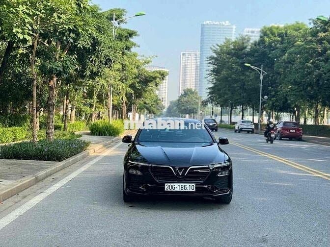VinFast Lux A2.0 2019 2.0 AT - 30000 km