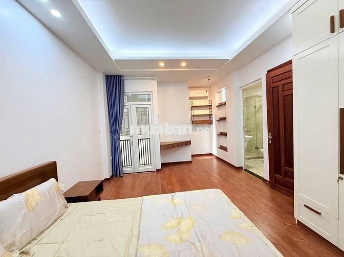NHÀ CẠNH MẶT PHỐ - NGÕ THÔNG - THOÁNG SÁNG - 3 BƯỚC RA MẶT ĐƯỜNG