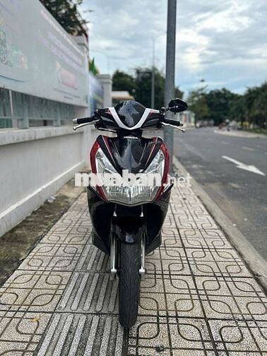 Airblade  máy full mạnh, áo nguyên mới lột keo