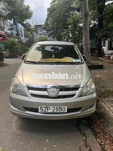 Toyota Innova 2008 G - 150000 km