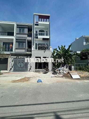 bán nhà 2lầu 1trệt sổ riêng hoàn công khu tái định cư phường bửu long.