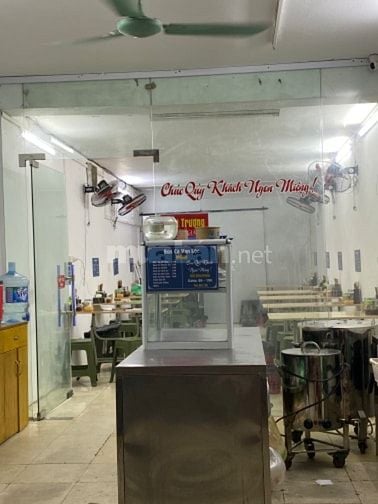 Tuyển 2 nữ nhân viên phụ quán ăn