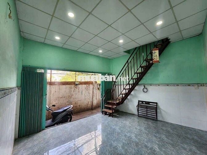 Nhà thuê nguyên căn ( 7 triệu)
Gần mt đường vài căn.