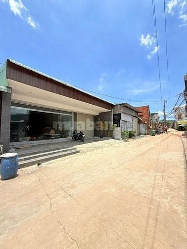 Cho thuê nhà xưởng 3.700m2 ,Tỉnh lộ 10,  Bình Tân, giá 240 triệu/tháng
