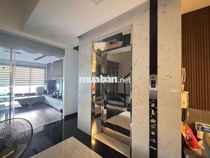 nhà 7 tầng ngay trung tâm Đà Nẵng