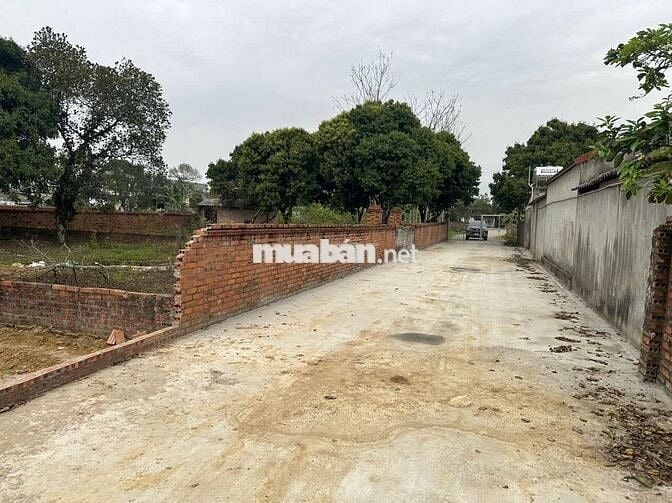 Bán 640m đất trung tâm xã Phú Cát với giá chưa bằng một căn CC HN
