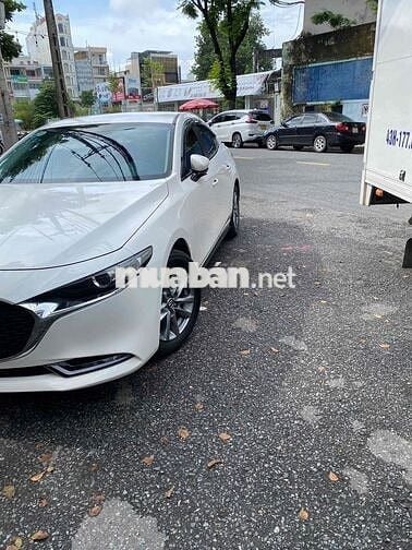 Mazda 3 2023 1.5L Luxury - 25000 km
