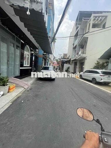 Bán nhà H6m thông Tân phú 4x24 .2 tầng 2pn sổ đẹp vuôn vức
