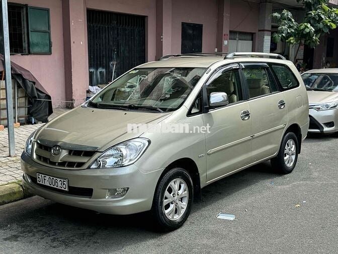 Toyota Innova 2006 G - 11111 km