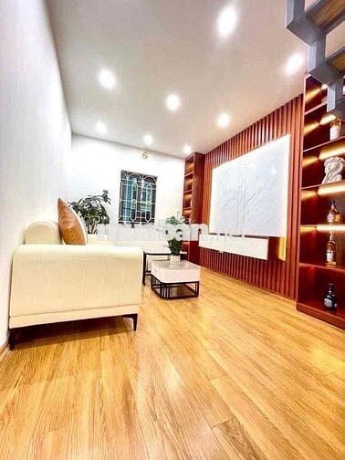 Bán nhà 4,8 tỷ sổ đỏ 100 m2 sử dụng phố Khương Trung - Thanh Xuân - Nh