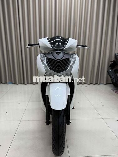 SH 125 abs cuối 2022 giá cực êm