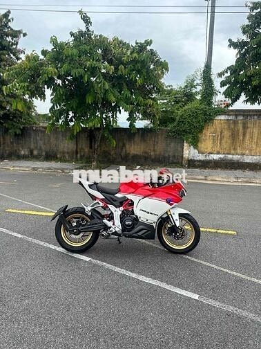 Gpx demon lướt 9.000km siêu đẹp