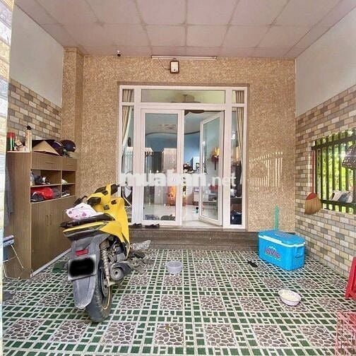 - Chủ cần tiền xoay vốn, bán gấp nhà, sổ riêng ở Tân Phú Trung 800tr