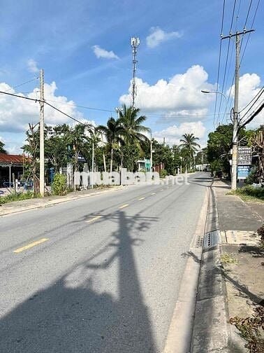 BÁN ĐẤT TẶNG NHÀ CẤP 4 , LÔ GÓC 2 MT