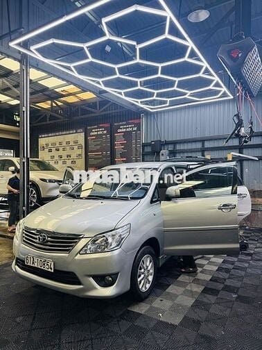 Toyota Innova 2013 2.0E - 150000 km