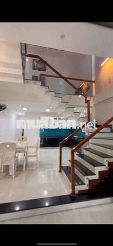 Cho thuê nhà 2 tầng full nội thất mt gần Võ Chí Công hòa xuân