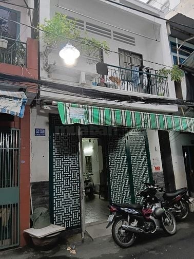 Nhà  bán  diện  tích  đẹp,ngay trung tâm q3!