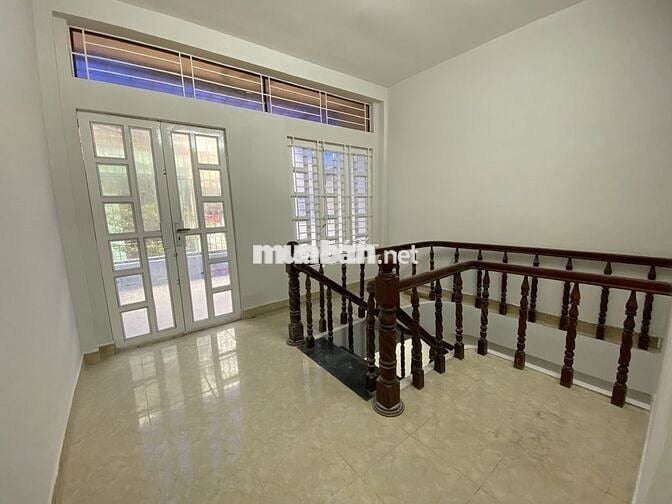 Cho thuê nhà nguyên căn Q. Tân Phú sát Q.11 ( Đầm Sen)