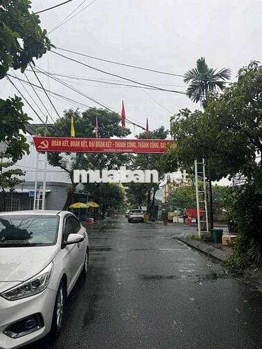 Nhà Gác Lửng Đúc Đẹp Gần Biển,Đường 5m5