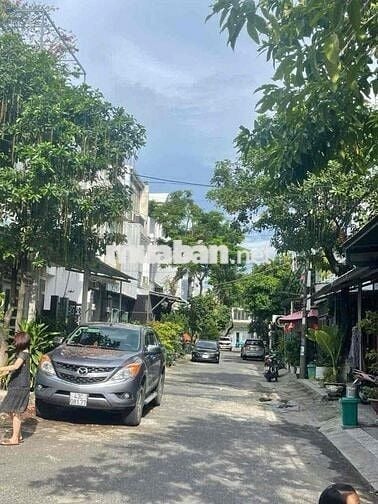 Sát Biển Nguyễn Tất Thành, Đất MT Dương Đức Hiền, 72m2 vuông vứt