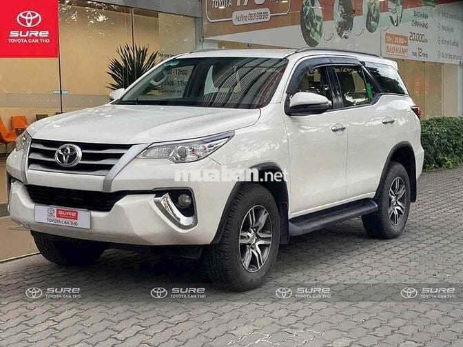 Toyota Fortuner 2020 2.4MT 4x2 MT  - 51000 km