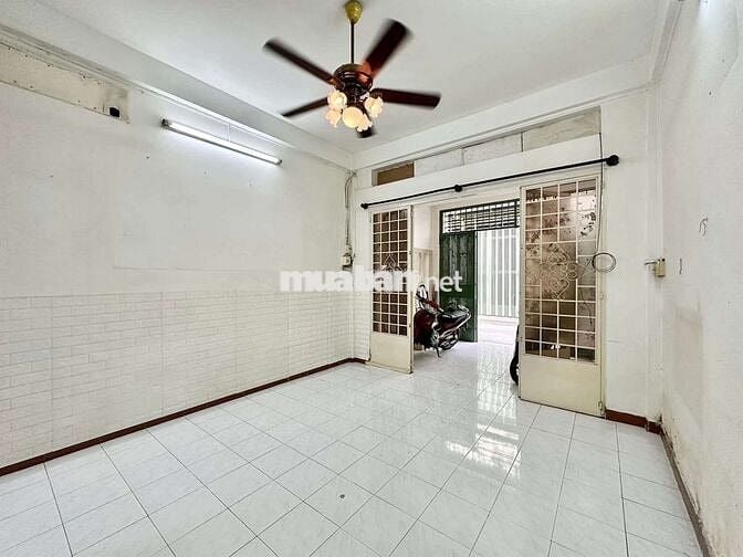 Bán nhà, 3 tháng 2, Quận10, 60m2, 7PN, 3tầng, hẻm thông, sát MT Đường