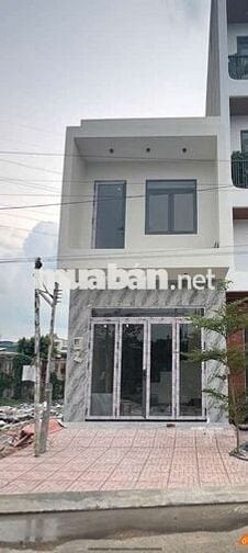 Nhà sạch se,dt80m,1lau,2pn,3wc,hẽm xe hơi đậu thoải mái
