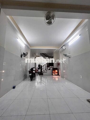 Cho thuê nhà góc 2 mặt tiền đường Lũy Bán Bích, dt 5x20 trệt 3 lầu