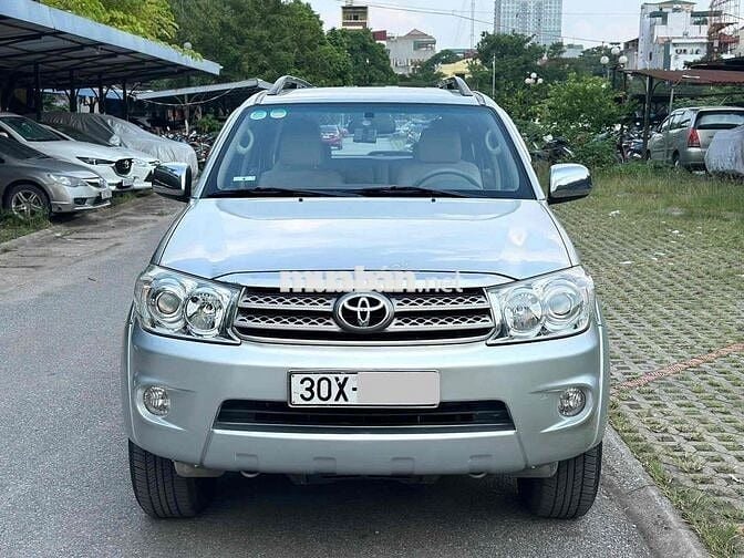 Toyota Fortuner 2010 2.7V 4x4 AT - 150000 km 1 Chủ