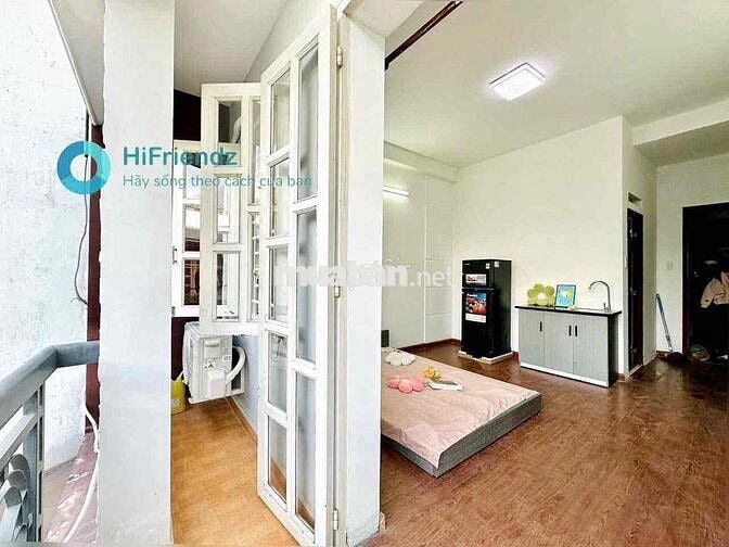 SIÊU PHẨM CĂN HỘ STUDIO BAN CONG FULL NỘI THẤT THUẬN TIỆN ĐI LẠI