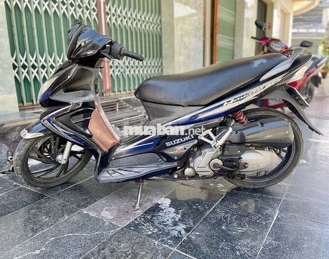 Xe máy Suzuki Hayate 124cc màu đen